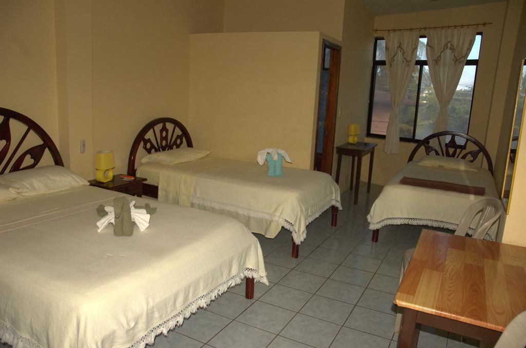 פורטו וילאמיל Hostal La Isla Del Descanso מראה חיצוני תמונה