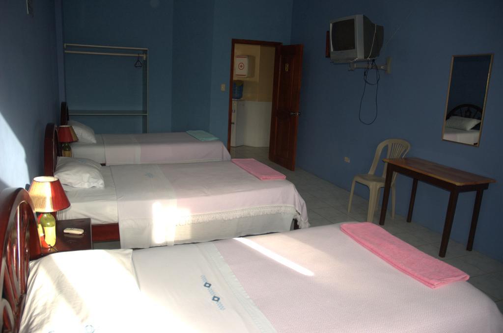 פורטו וילאמיל Hostal La Isla Del Descanso מראה חיצוני תמונה