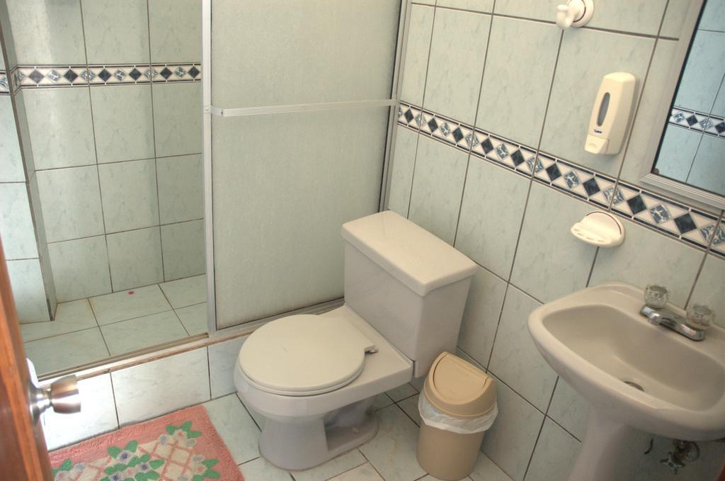 פורטו וילאמיל Hostal La Isla Del Descanso מראה חיצוני תמונה