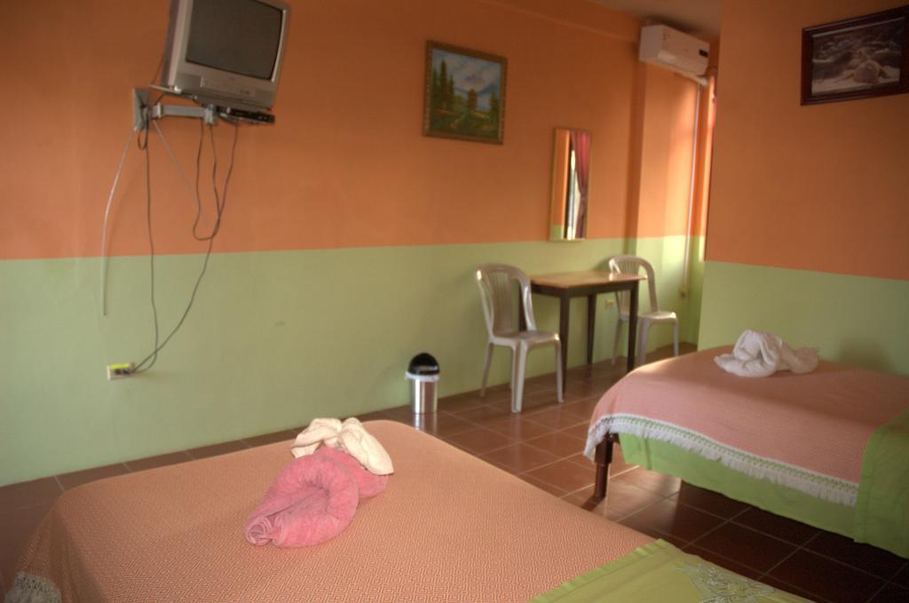 פורטו וילאמיל Hostal La Isla Del Descanso מראה חיצוני תמונה