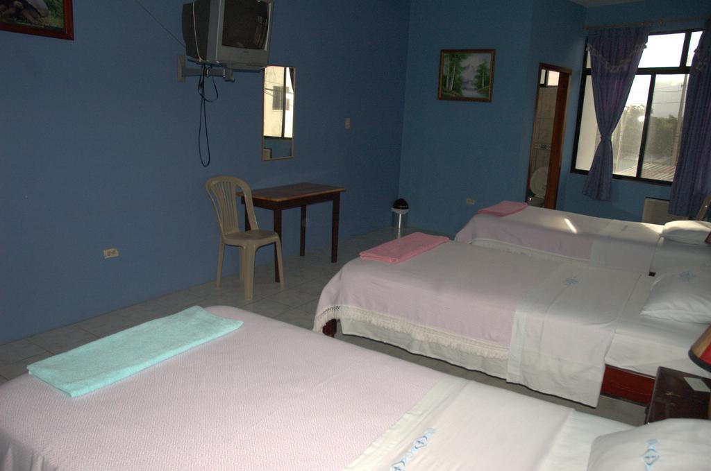 פורטו וילאמיל Hostal La Isla Del Descanso מראה חיצוני תמונה