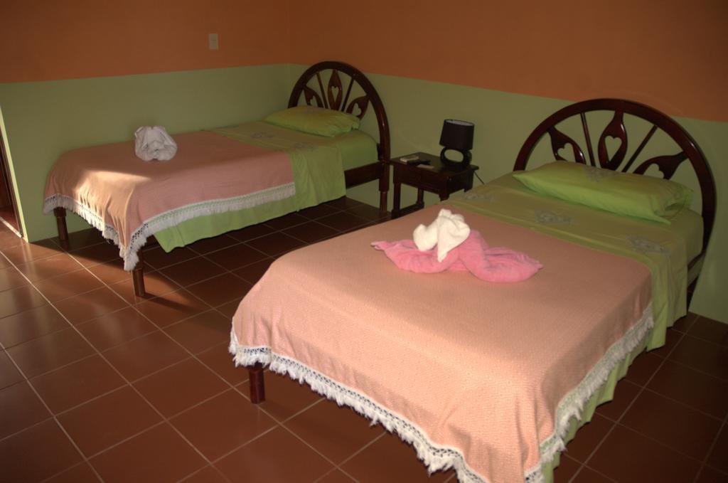 פורטו וילאמיל Hostal La Isla Del Descanso מראה חיצוני תמונה