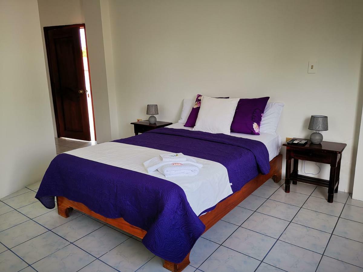 פורטו וילאמיל Hostal La Isla Del Descanso מראה חיצוני תמונה