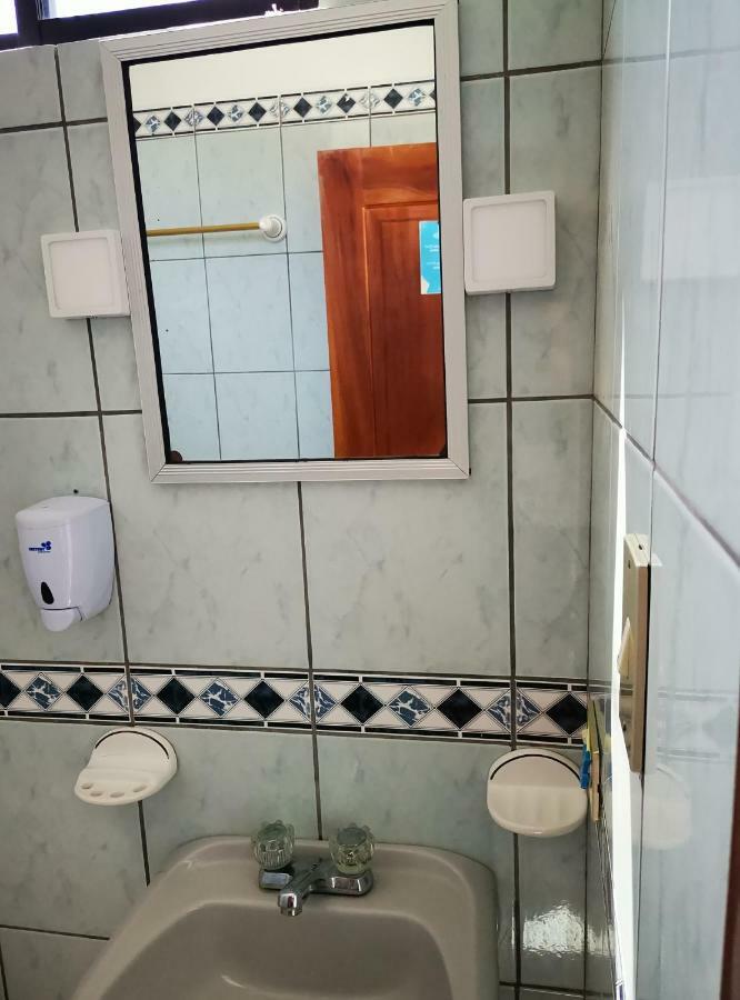 פורטו וילאמיל Hostal La Isla Del Descanso מראה חיצוני תמונה