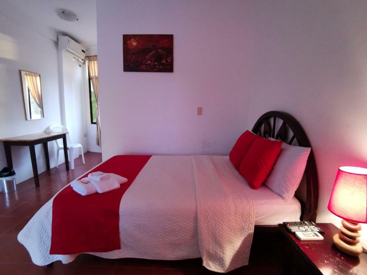 פורטו וילאמיל Hostal La Isla Del Descanso מראה חיצוני תמונה