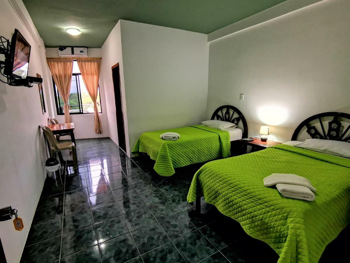 פורטו וילאמיל Hostal La Isla Del Descanso מראה חיצוני תמונה